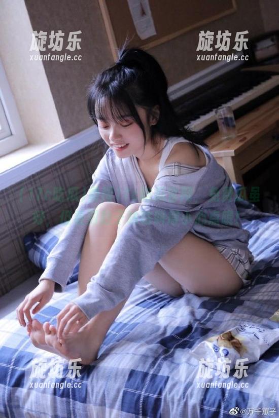 勇闯17c吃瓜官网，免费瓜虽好，但看到肚子咕咕叫得小心点哦！-旋坊乐