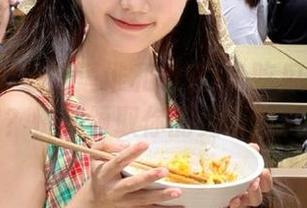 想知道谁和谁在91吃瓜上爆了啥秘密？快来领取你的免费爆料吧！
