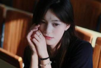 苹果版www.吃瓜网.com：一边吃瓜，一边编织自己的故事！