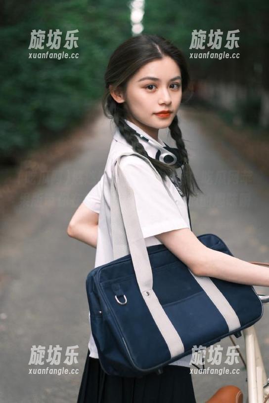 悠悠吃瓜，满心期待！吃瓜网苹果版带你在线观看，感受那些瓜的趣味瞬间-旋坊乐